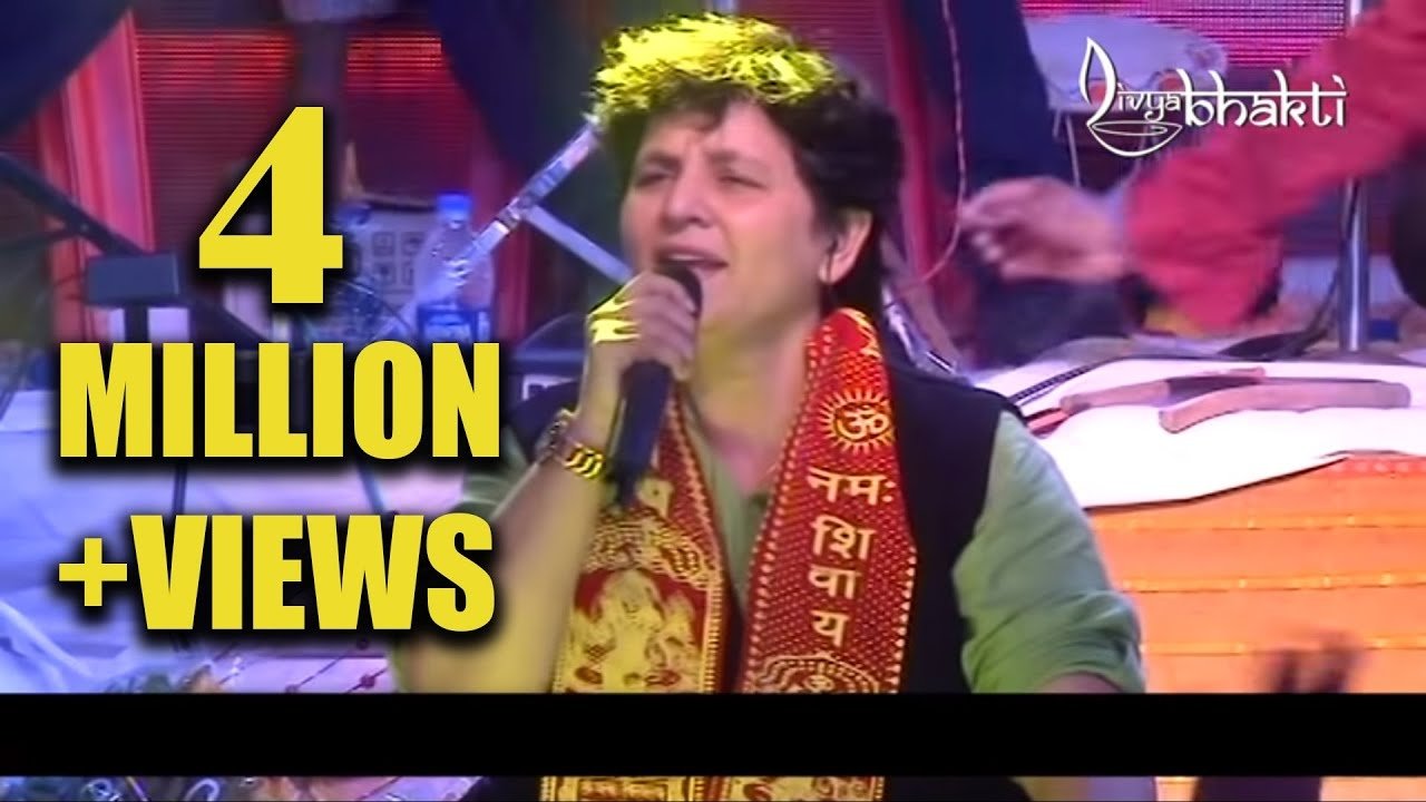 Radha Dhundh Rahi Gujarati Lyrics – A Soulful Bhajan by Falguni Pathak